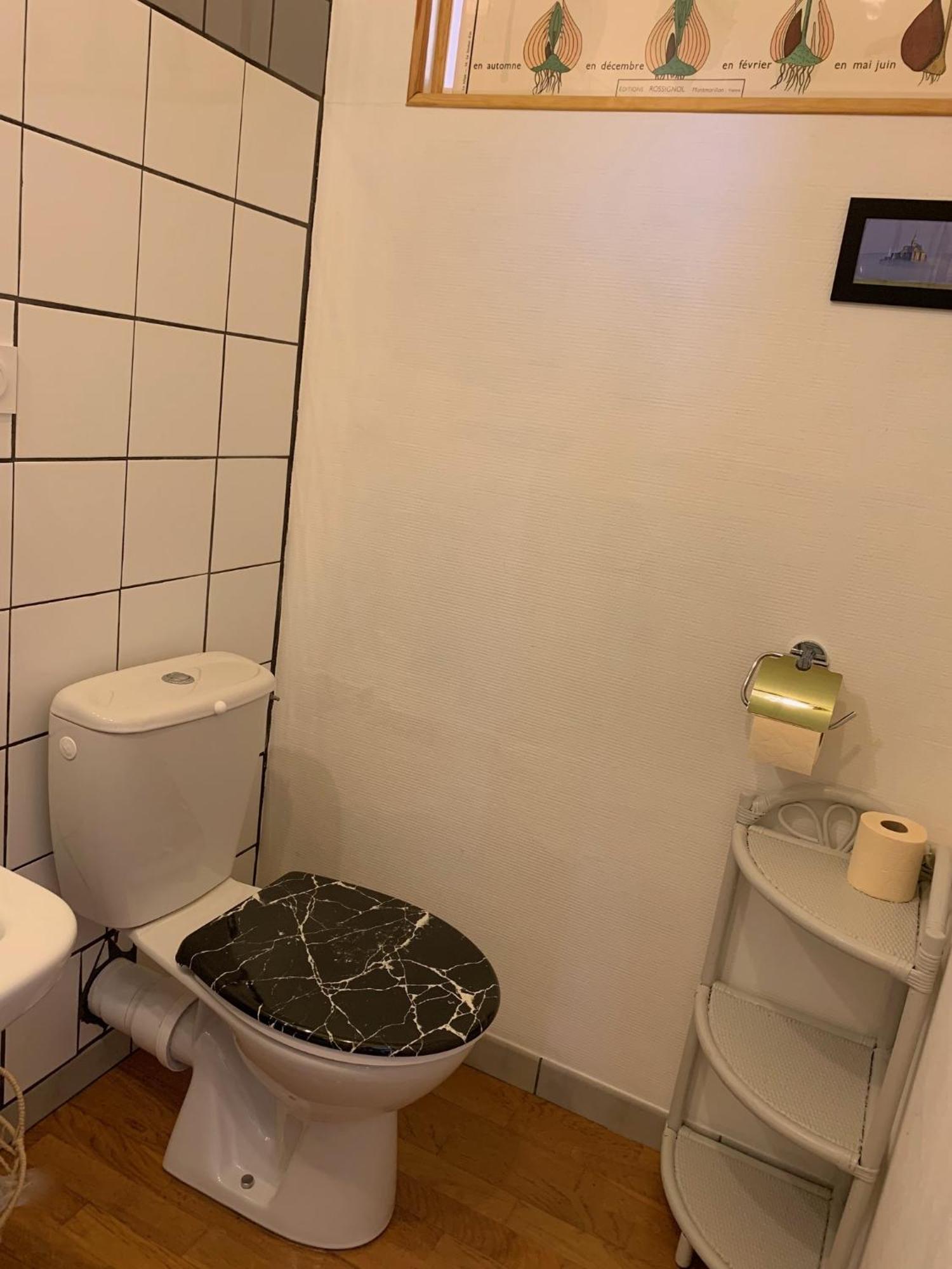 Le Petit Manoir Acomodação com café da manhã Isigny-le-Buat Exterior foto