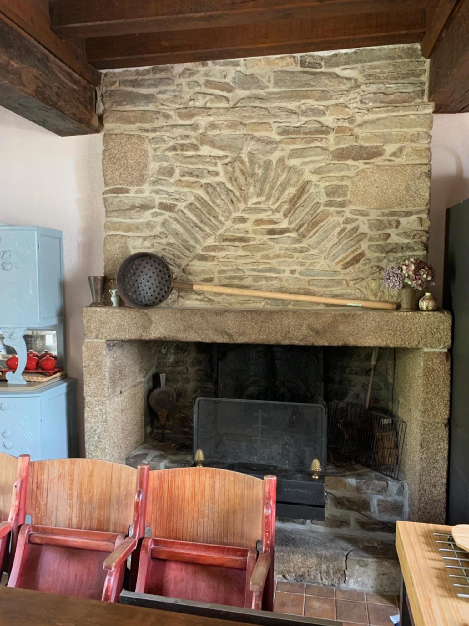 Le Petit Manoir Acomodação com café da manhã Isigny-le-Buat Exterior foto